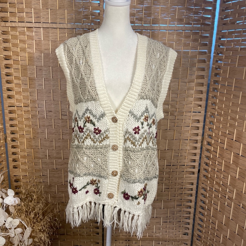 Cream Knit Fringe Button-Up Vest with Floral Embroidery